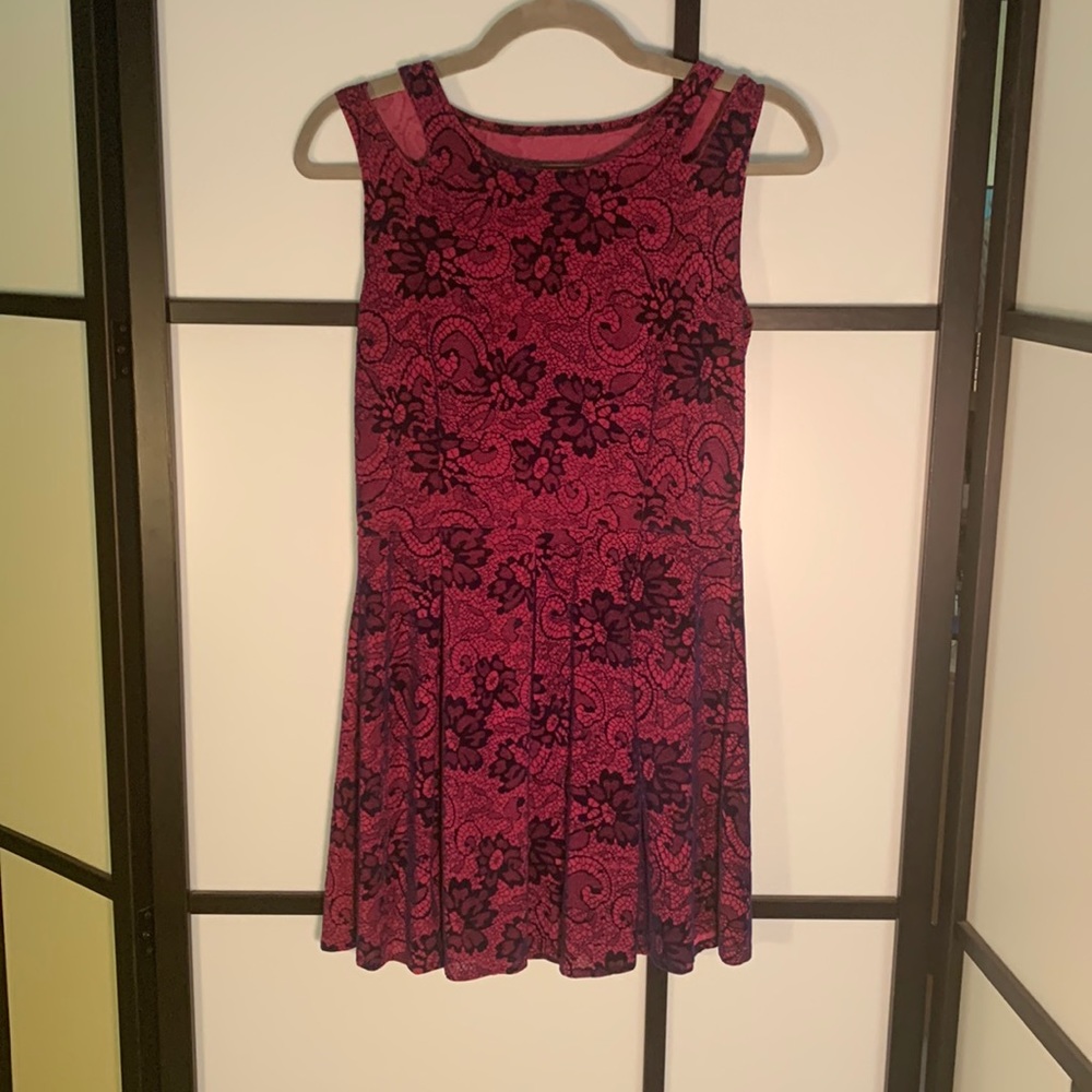 Super cute lace print velvety dress